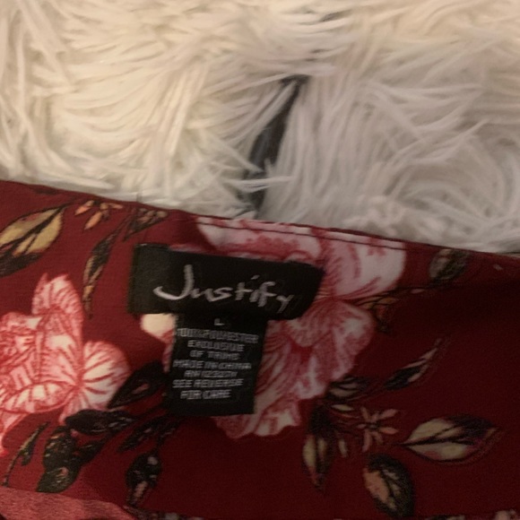 Cute tie blouse - Picture 2 of 2